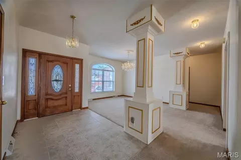 Entry Way - 220 April Dr, Saint Robert, MO 65584 photo 1 of 5