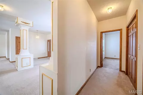 Entry Way - 220 April Dr, Saint Robert, MO 65584 photo 3 of 5