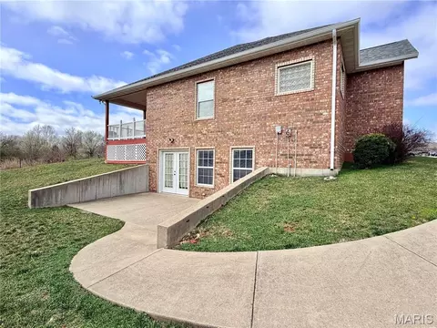 Exterior - 220 April Dr, Saint Robert, MO 65584 photo 3 of 17