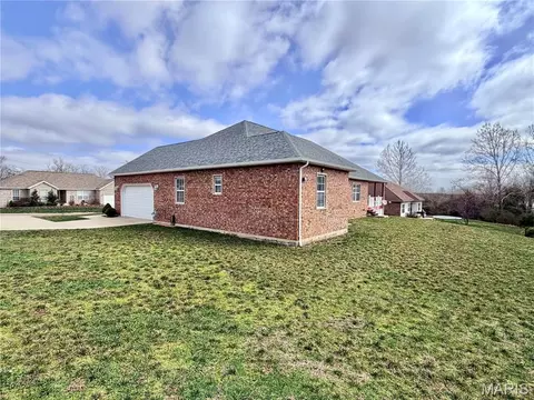 Exterior - 220 April Dr, Saint Robert, MO 65584 photo 2 of 17