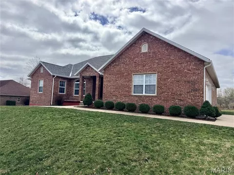Exterior - 220 April Dr, Saint Robert, MO 65584 photo 9 of 17