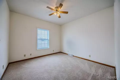 Bedroom - 220 April Dr, Saint Robert, MO 65584 photo 4 of 8