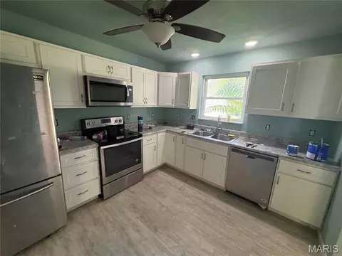 Kitchen - 1819 E D St, Belleville, IL 62221 photo 4 of 5