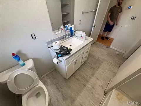 Bath - 1819 E D St, Belleville, IL 62221 photo 9 of 9