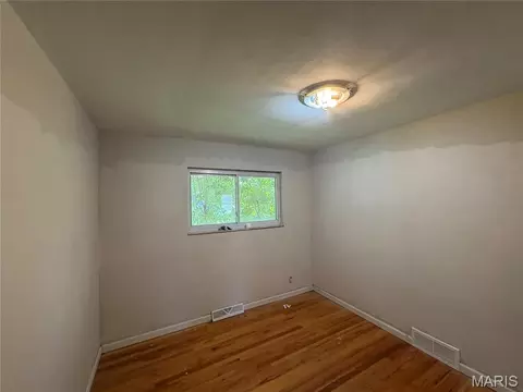 Bedroom - 1819 E D St, Belleville, IL 62221 photo 4 of 12