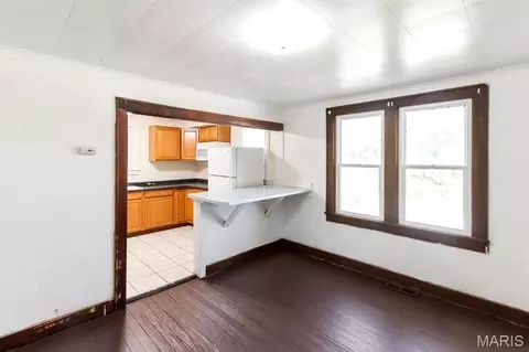 Living - 21 Williams Dr, Sullivan, MO 63080 photo 3 of 4