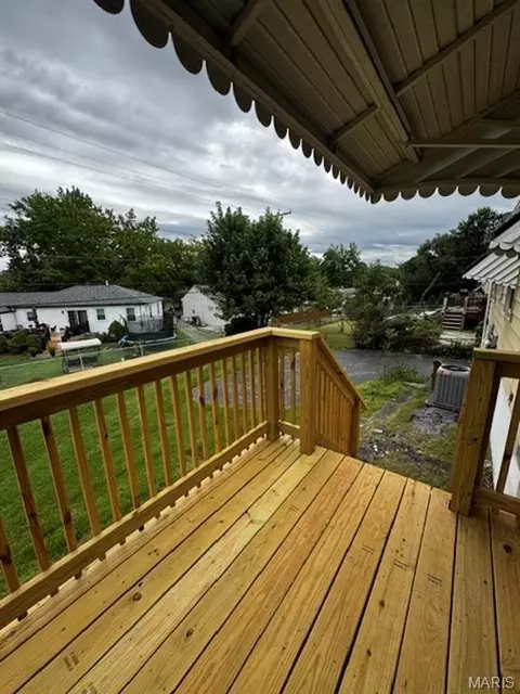 7051 Circleview Dr, Affton, MO 63123 photo 5