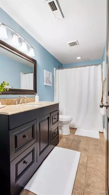 Bath - 2061 Fenwick Pl, Arnold, MO 63010 photo 7 of 7