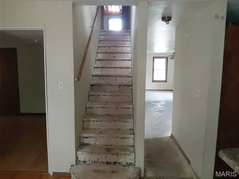 Entry Way - 407 E Hickory St, Nevada, MO 64772 photo 1 of 1