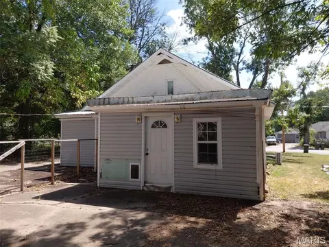 Exterior - 407 E Hickory St, Nevada, MO 64772 photo 2 of 2