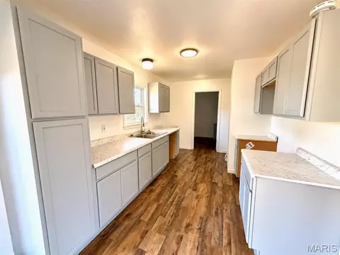 Kitchen - 706 William Ave, Salem, MO 65560 photo 2 of 4