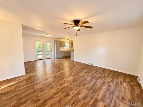 Living - 706 William Ave, Salem, MO 65560 photo 1 of 2