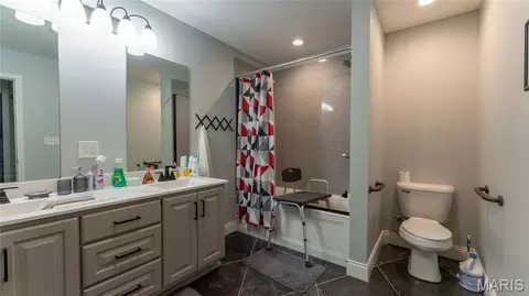 Bath - 11940 Concord Rd, Dixon, MO 65459 photo 4 of 4