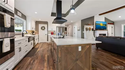 Kitchen - 11940 Concord Rd, Dixon, MO 65459 photo 1 of 4
