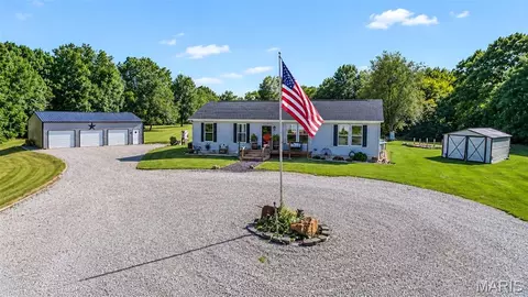 Exterior - 30341 Mitchell Creek Rd, Brighton, IL 62012 photo 11 of 11