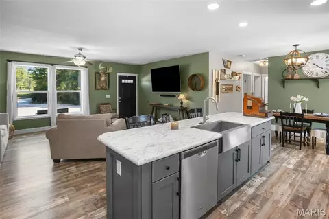 Kitchen - 30341 Mitchell Creek Rd, Brighton, IL 62012 photo 1 of 3