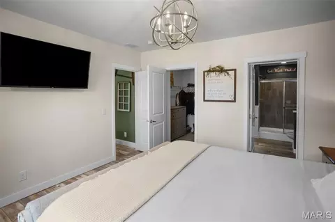 Bedroom - 30341 Mitchell Creek Rd, Brighton, IL 62012 photo 2 of 4