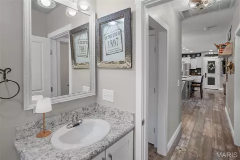 Entry Way - 30341 Mitchell Creek Rd, Brighton, IL 62012 photo 2 of 2