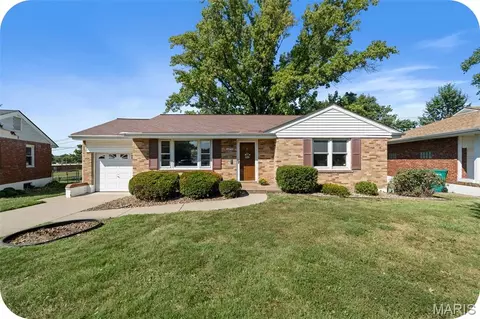 1273 Waldorf Dr, Saint Louis, MO 63137