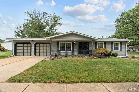2011 Marrisa Dr, Florissant, MO 63031