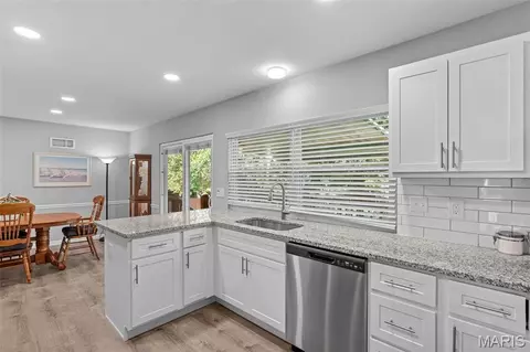 Kitchen - 412 Woodrun Dr, Ballwin, MO 63021 photo 1 of 4