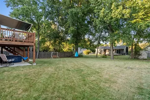 Exterior - 412 Woodrun Dr, Ballwin, MO 63021 photo 8 of 10