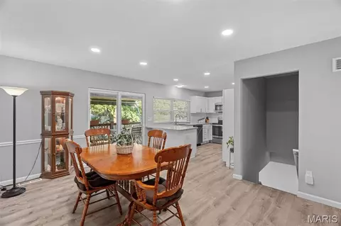 Dining - 412 Woodrun Dr, Ballwin, MO 63021 photo 1 of 4