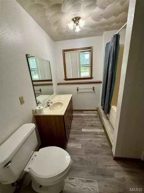 Bath - 8575 N Service Rd, Bourbon, MO 65441 photo 2 of 2