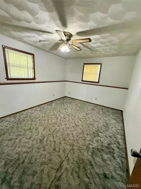 Bedroom - 8575 N Service Rd, Bourbon, MO 65441 photo 2 of 2