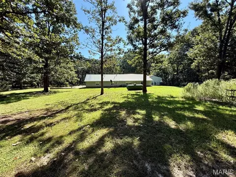 Exterior - 8575 N Service Rd, Bourbon, MO 65441 photo 4 of 6