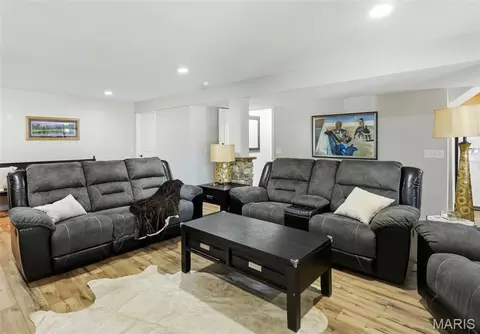 Living - 1128 Patsy Ln, O'fallon, MO 63366 photo 4 of 4