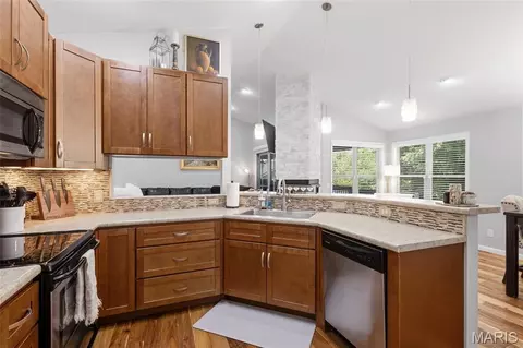 Kitchen - 1128 Patsy Ln, O'fallon, MO 63366 photo 4 of 8