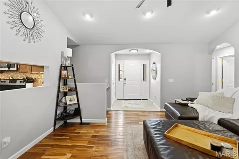Entry Way - 1128 Patsy Ln, O'fallon, MO 63366 photo 5 of 5
