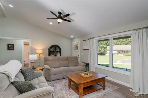 Living - 108 Keagan Pl, Gerald, MO 63037 photo 2 of 3