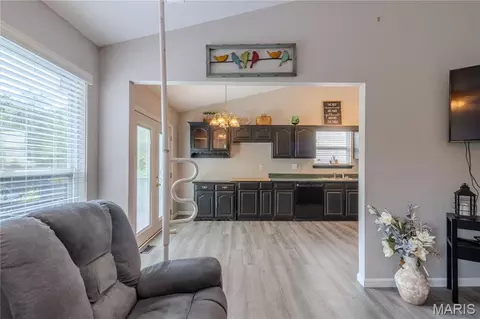 Entry Way - 312 Arbor Cir, Jackson, MO 63755 photo 1 of 2
