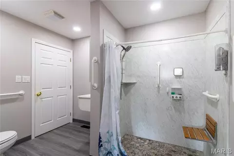 Bath - 312 Arbor Cir, Jackson, MO 63755 photo 1 of 3