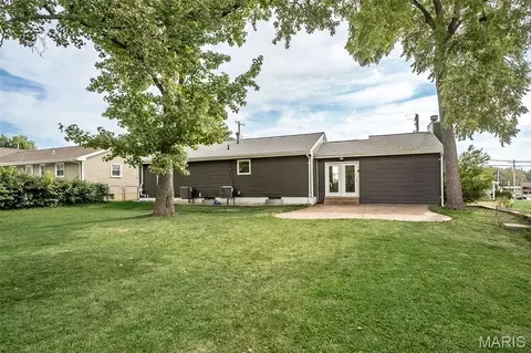 Exterior - 319 Wood St, O'fallon, MO 63366 photo 7 of 8