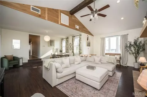 Living - 319 Wood St, O'fallon, MO 63366 photo 3 of 4