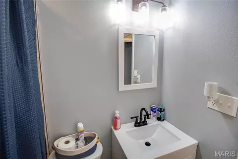 Bath - 317 Rohm Pl, Roxana, IL 62084 photo 2 of 2
