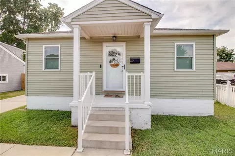 Exterior - 317 Rohm Pl, Roxana, IL 62084 photo 4 of 10