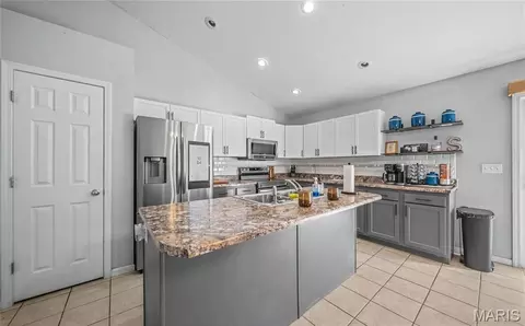 Kitchen - 15804 Trace Dr, Saint Robert, MO 65584 photo 1 of 1