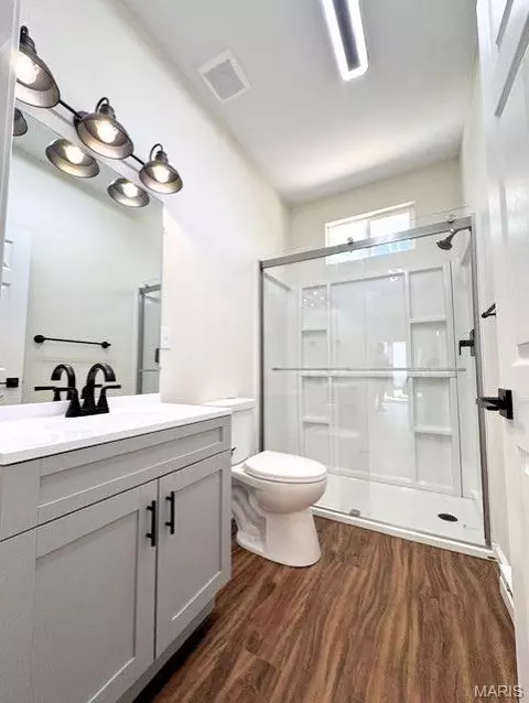 Bath - 604 E Third, Salem, MO 65560 photo 1 of 1