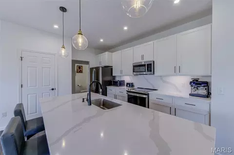 Kitchen - 337 Dalriada Blvd, O'fallon, MO 63368 photo 2 of 4