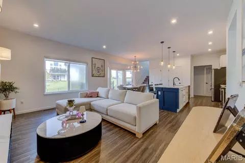 Living - 337 Dalriada Blvd, O'fallon, MO 63368 photo 3 of 4