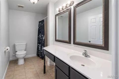 Bath - 1153 Pat St, Sullivan, MO 63080 photo 2 of 3