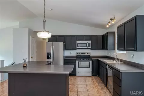 Kitchen - 1153 Pat St, Sullivan, MO 63080 photo 3 of 4