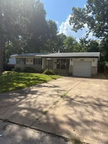 10531 Landseer Dr, Saint Louis, MO 63136