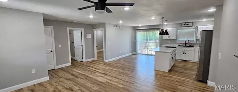 Living - 119 Sun Valley Ct, Jackson, MO 63755 photo 1 of 1