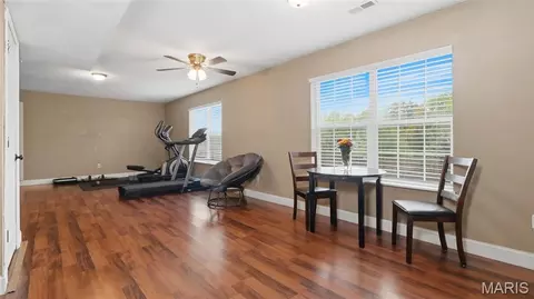 Entry Way - 114 Sandstone Dr, Saint Robert, MO 65584 photo 6 of 7