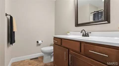 Bath - 114 Sandstone Dr, Saint Robert, MO 65584 photo 2 of 3